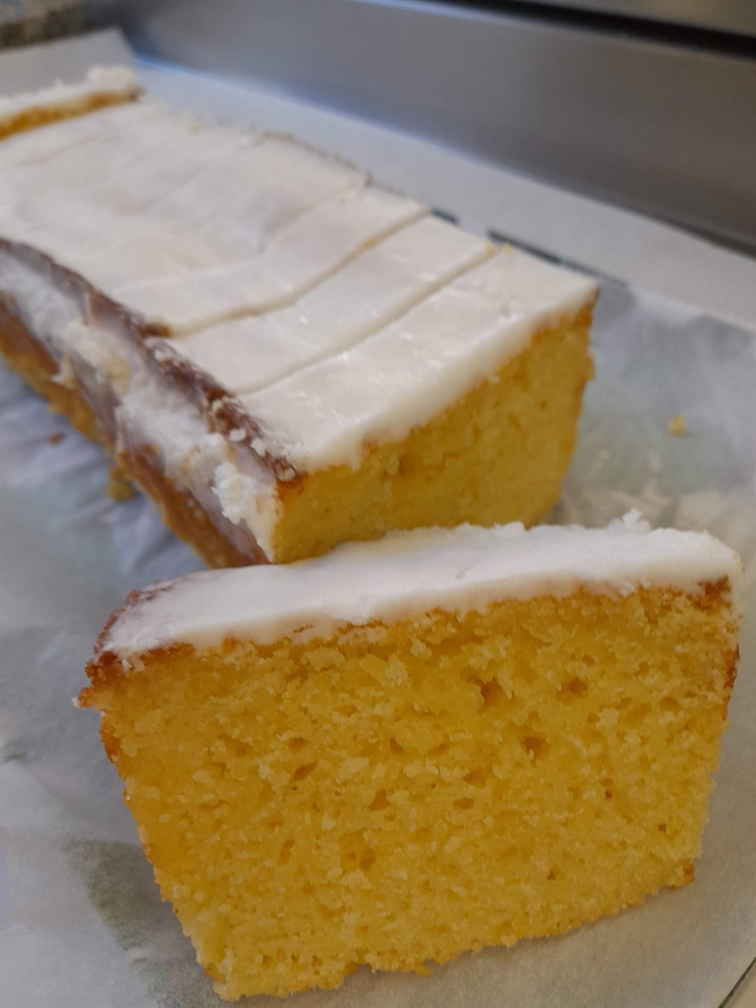 Gâteau au citron glacé, tranches